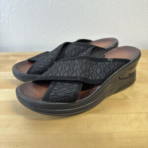 Bzees Desire Sandals Womens Sz 8.5 Black Comfort Elastic Cross Strap Wedge Slide